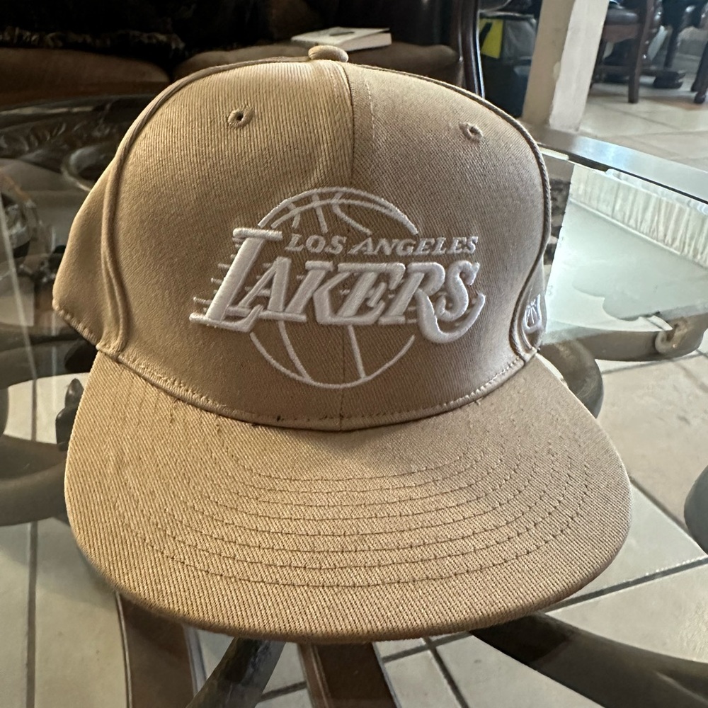 Velcro hat lakers